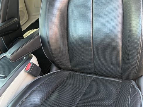 Used 2018 Chrysler Pacifica Limited w/ Advanced Safetytec Group FWD image 6