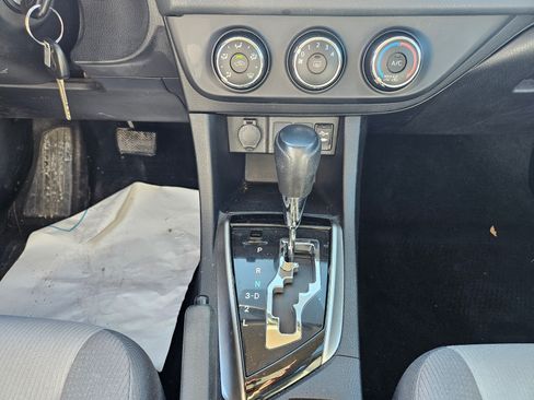 Used 2015 Toyota Corolla LE image 14