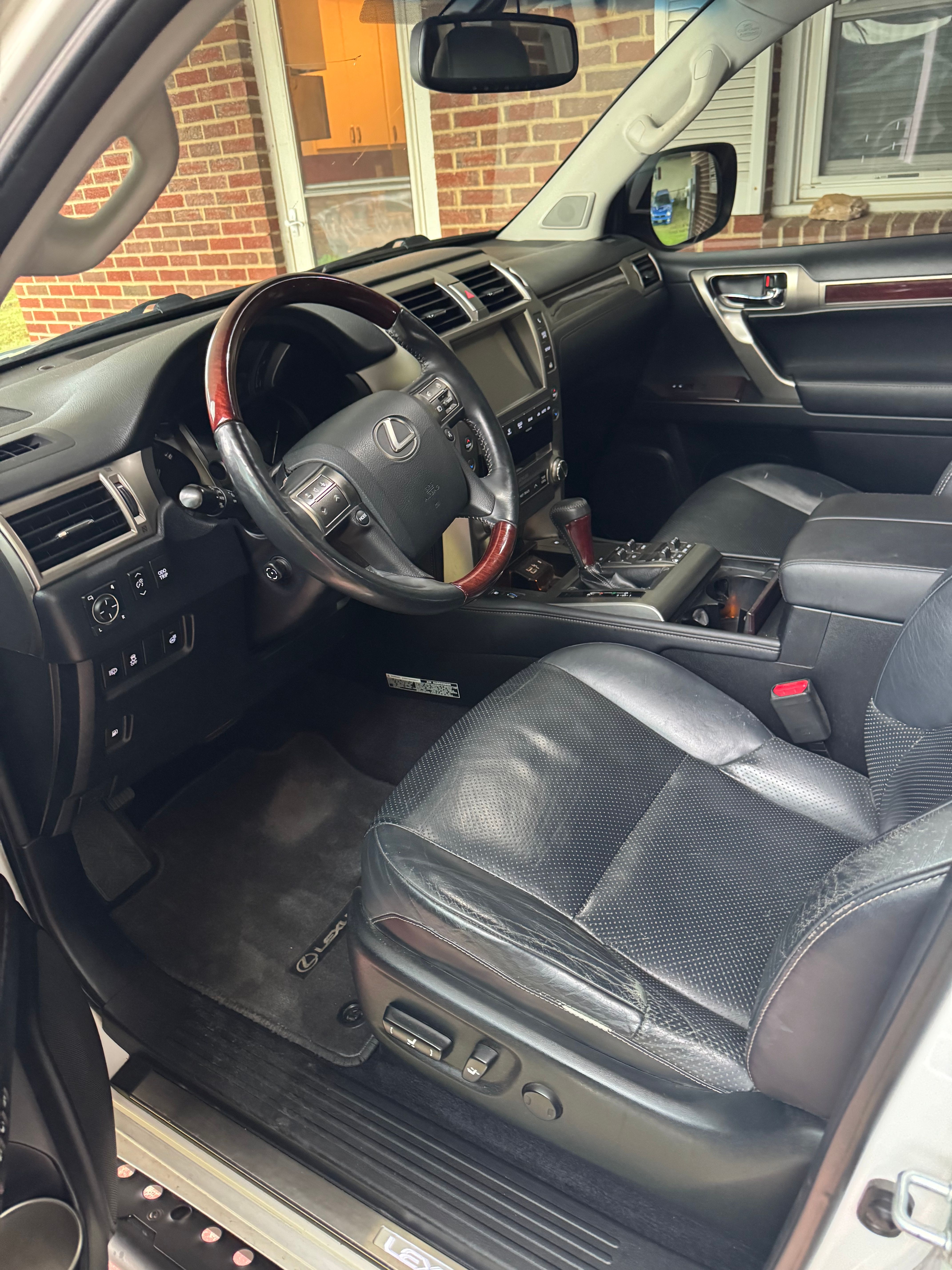 Used 2014 Lexus GX 460 Luxury AWD/4WD image 16