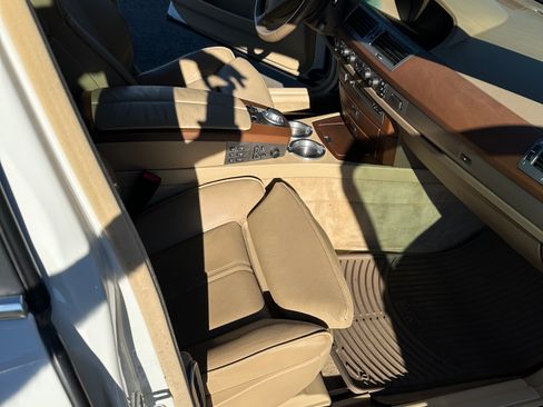 Used 2004 BMW 745Li image 15