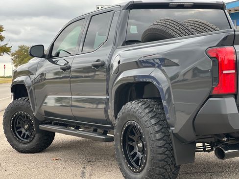 Used 2024 Toyota Tacoma SR AWD/4WD image 5