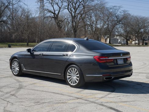 Used 2017 BMW 740i xDrive image 13