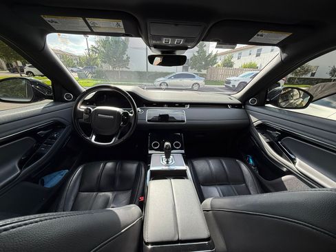 Used 2020 Land Rover Range Rover Evoque SE image 14