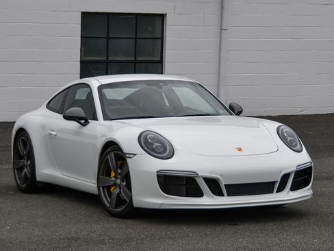 Used 2019 Porsche 911 Carrera T image 16