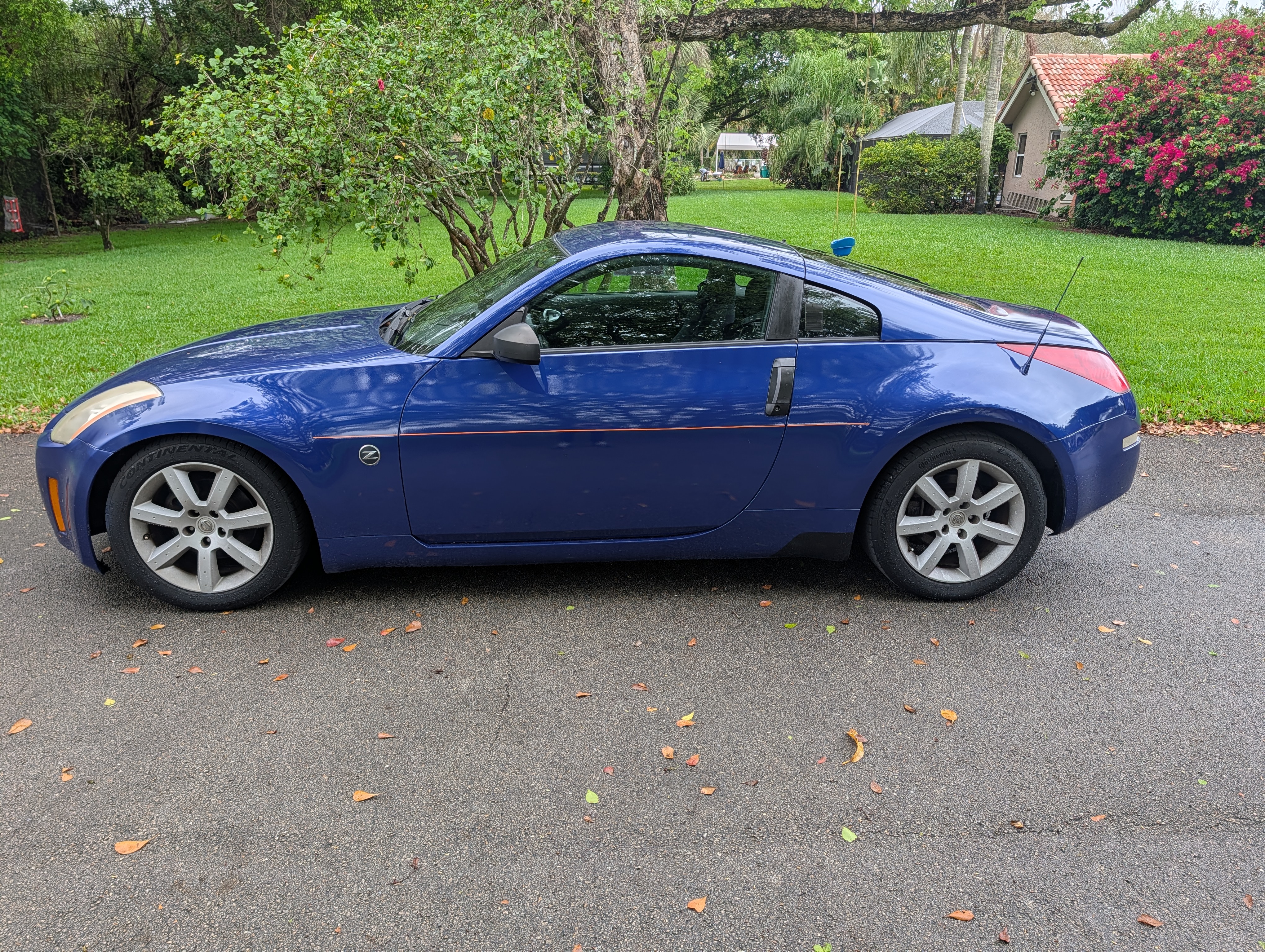 Used 2005 Nissan 350Z Coupe RWD image 1