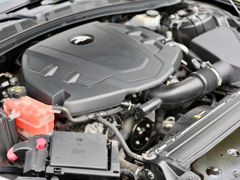 Used 2018 Chevrolet Camaro LT RWD image 14