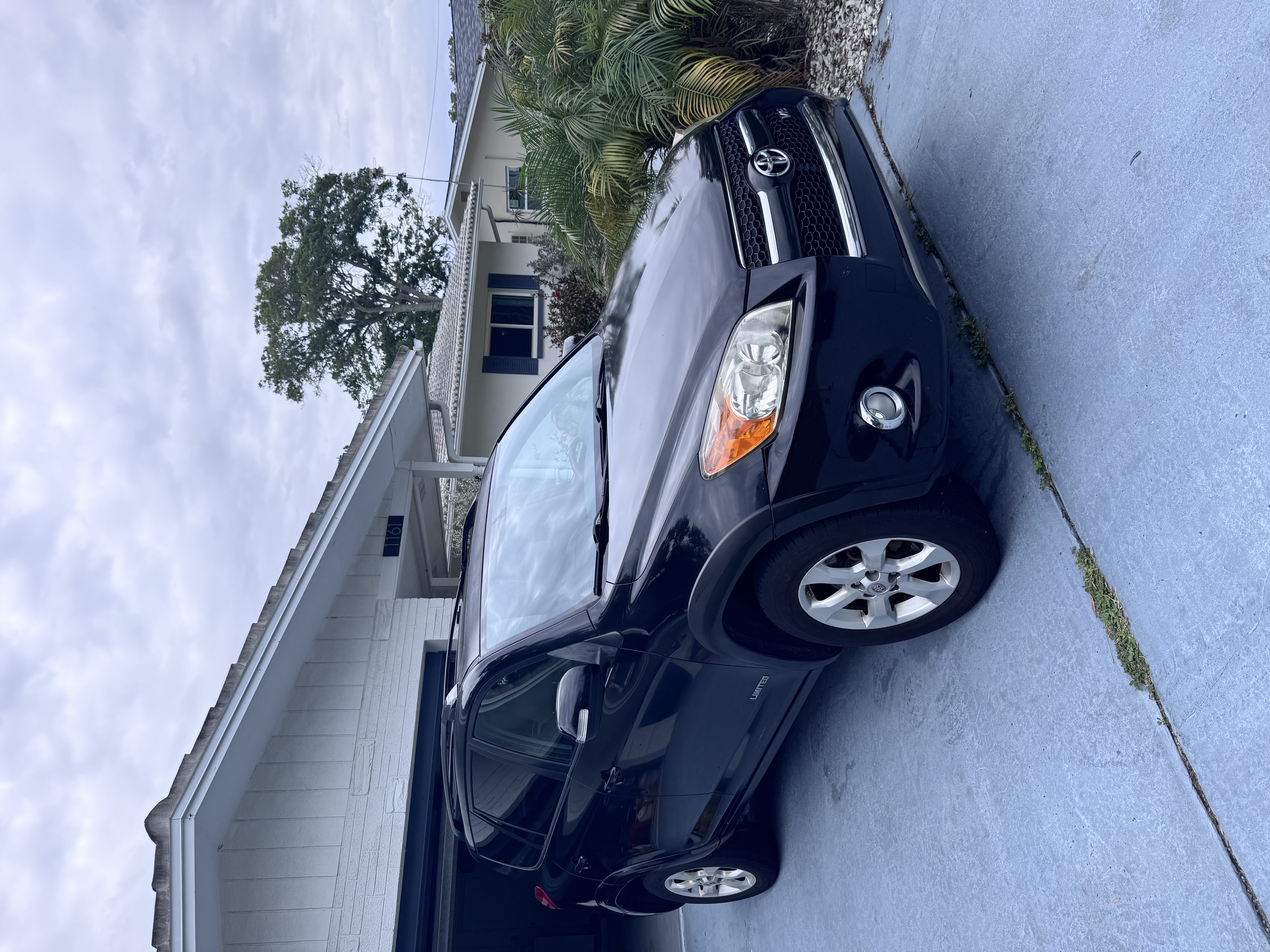 Used 2010 Toyota RAV4 Limited AWD/4WD image 2