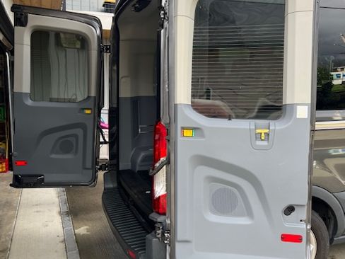 Used 2017 Ford Transit 350 XLT image 13