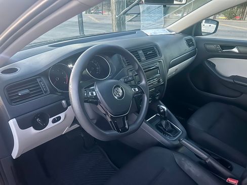 Used 2015 Volkswagen Jetta S image 17