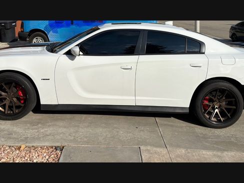 Used 2016 Dodge Charger R/T image 9