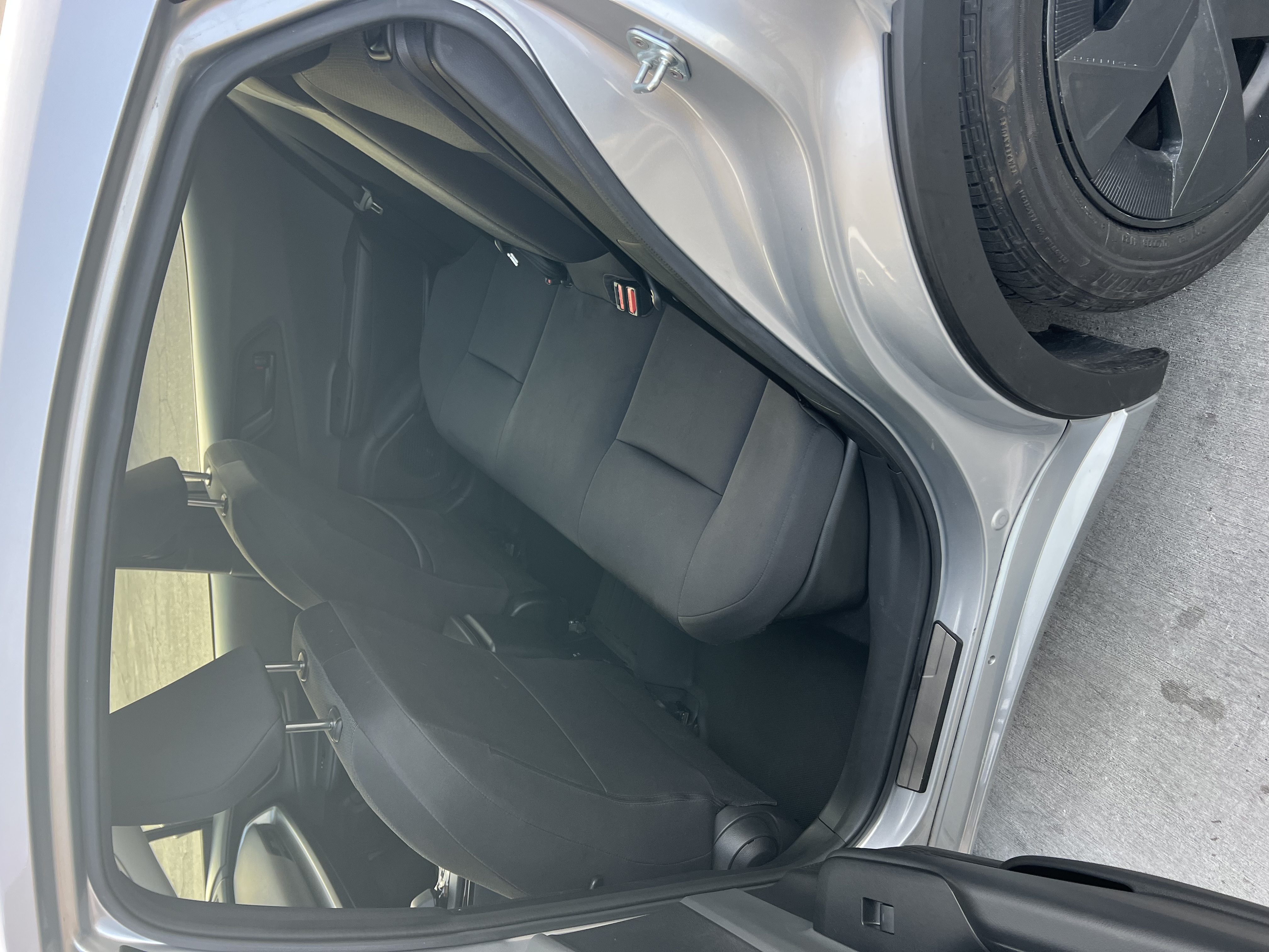Used 2023 Toyota Prius LE FWD image 8