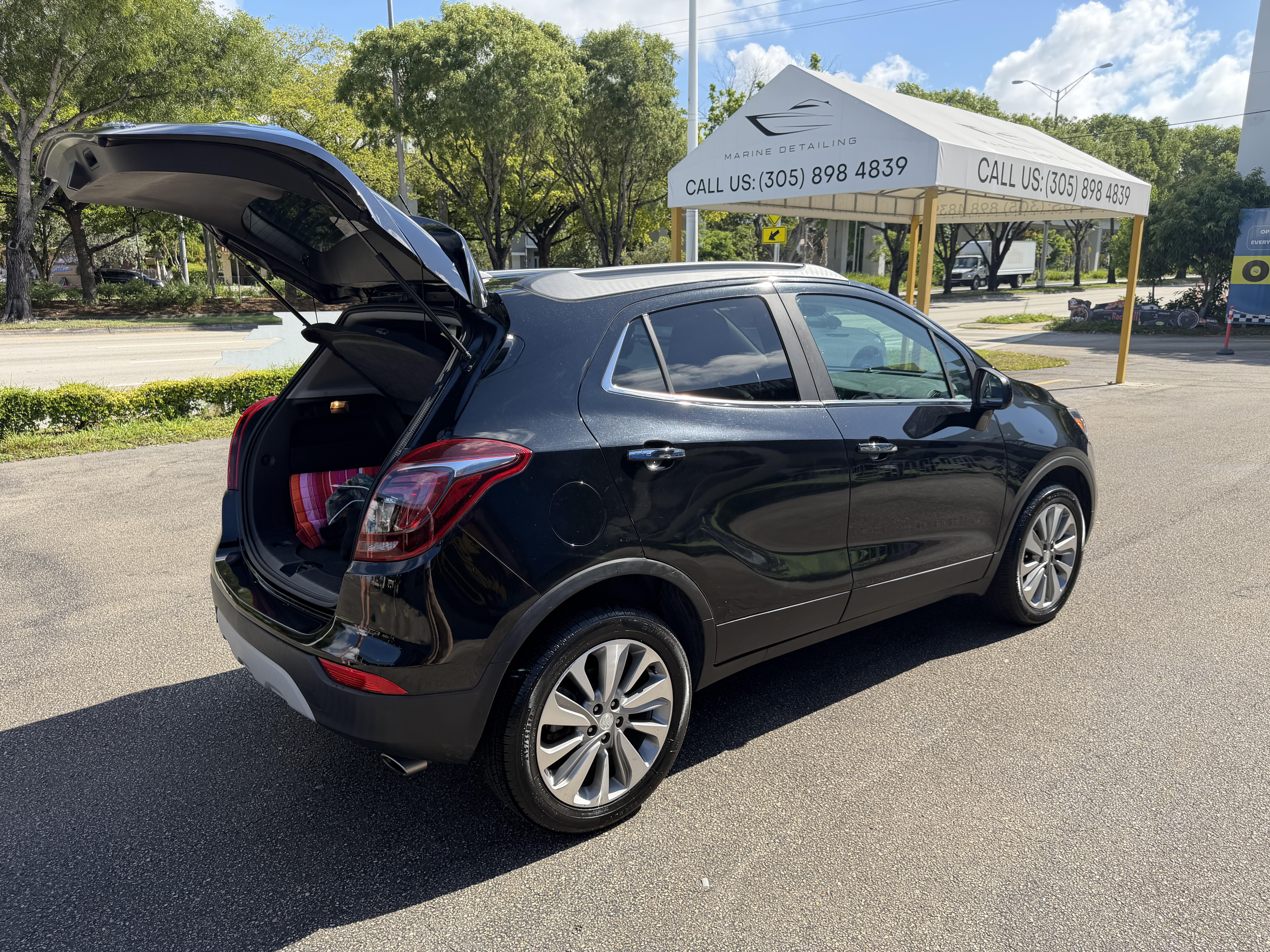Used 2020 Buick Encore Preferred AWD/4WD image 4