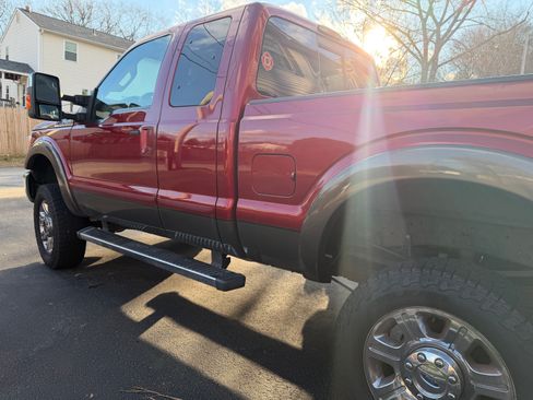 Used 2016 Ford F350 Lariat image 1