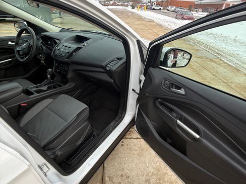 Used 2017 Ford Escape SE image 13