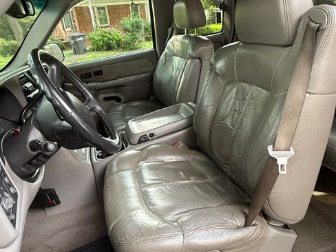 Used 2000 Chevrolet Silverado 2500 LT w/ Firm Ride Suspension Pkg RWD image 6