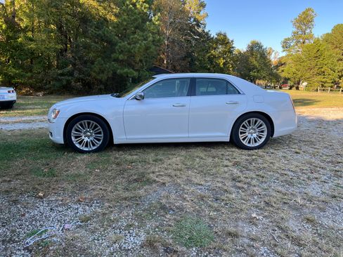 Used 2012 Chrysler 300 C Luxury Series image 1