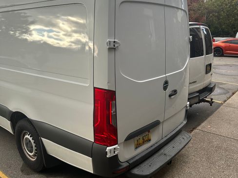 Used 2019 Freightliner Sprinter 170 image 15