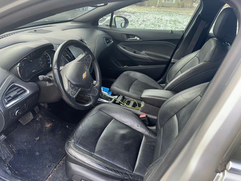 Used 2017 Chevrolet Cruze Premier image 4