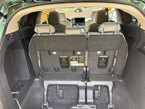 Used 2026 Toyota Sienna XLE AWD/4WD image 21