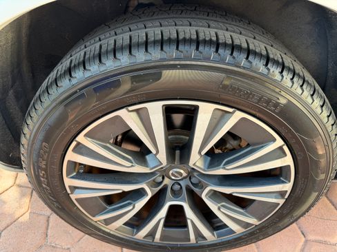 Used 2020 Volvo XC90 T6 Momentum w/ Protection Package Premier image 14