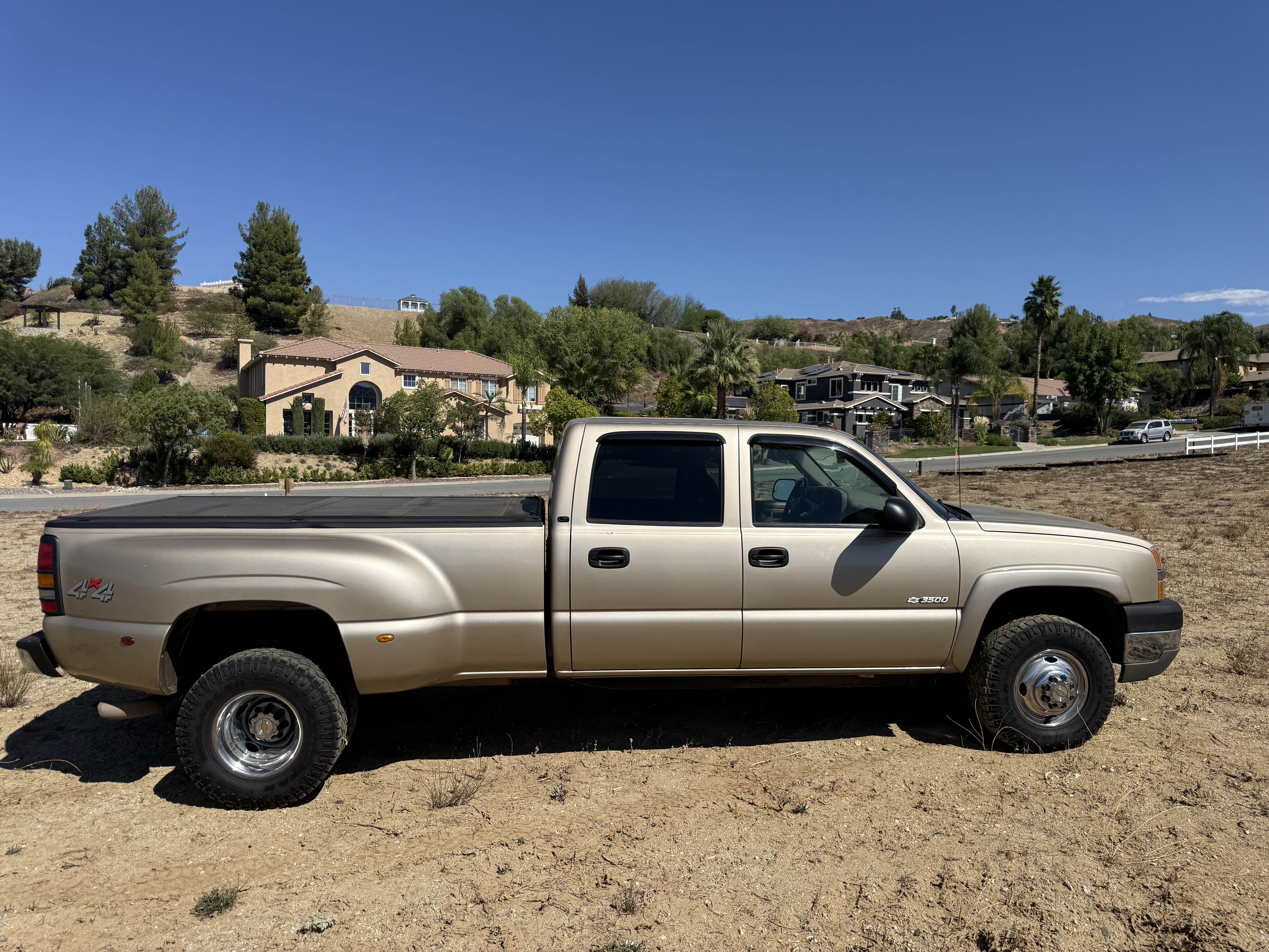 Used 2004 Chevrolet Silverado 3500 4x4 Crew Cab w/ Skid Plate Package image 6
