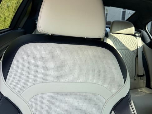 Used 2022 BMW 750i xDrive w/ Luxury Rear Seating Package AWD/4WD image 12