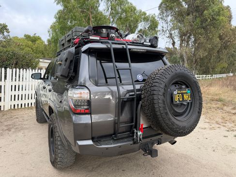 Used 2019 Toyota 4Runner TRD Off-Road AWD/4WD image 12