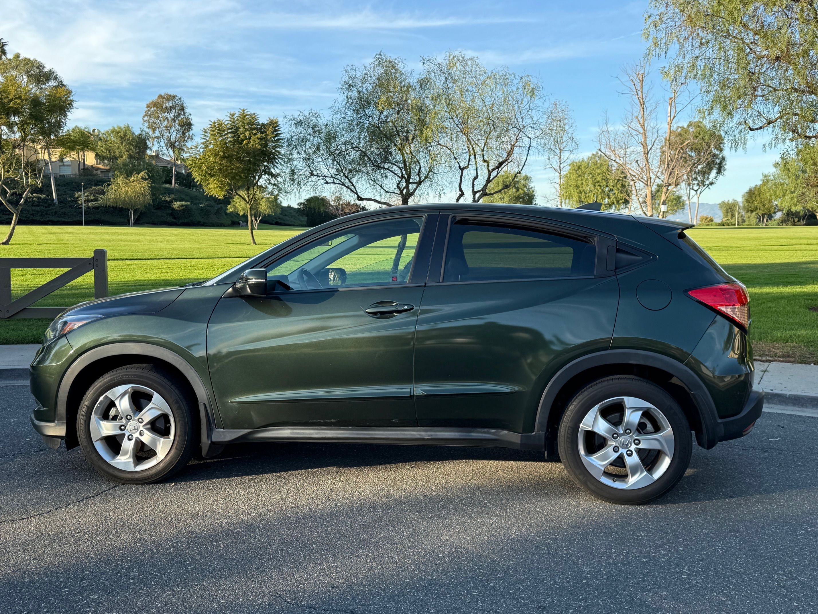 Used 2016 Honda HR-V EX image 9
