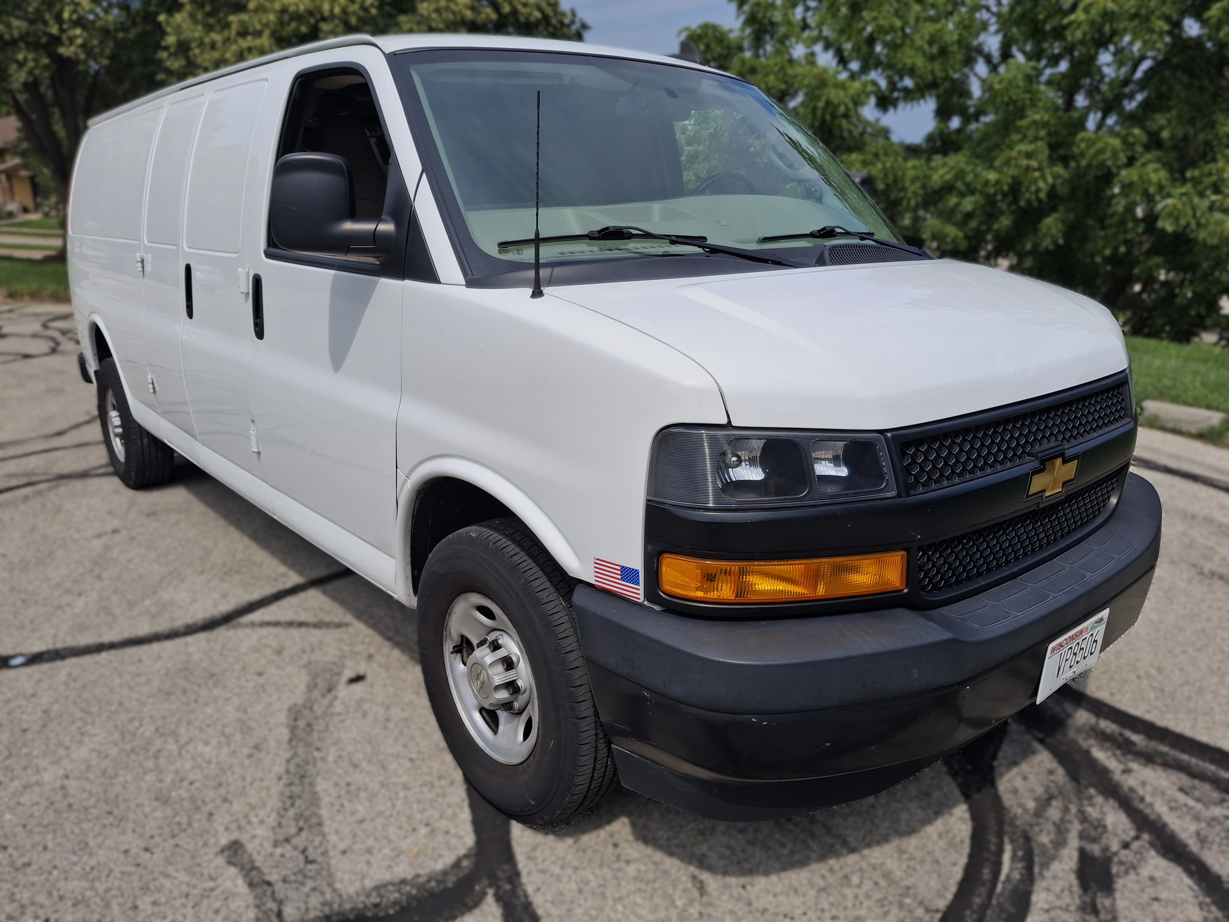 Used 2021 Chevrolet Express 2500 Extended w/ Driver Convenience Package RWD image 1