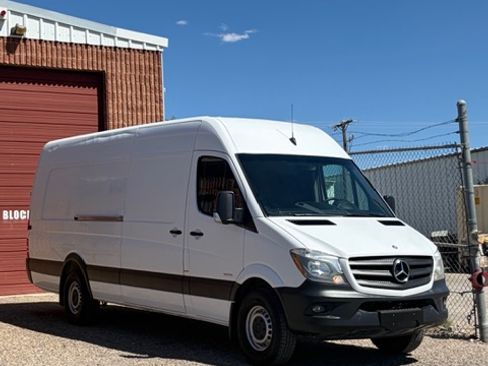 Used 2015 Mercedes-Benz Sprinter 2500 image 4