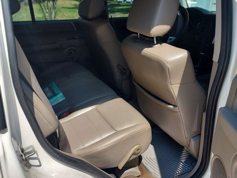 Used 2008 Jeep Commander Sport image 5