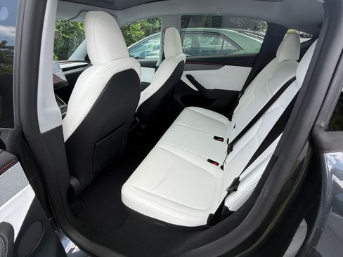 Used 2026 Tesla Model Y Long Range image 8