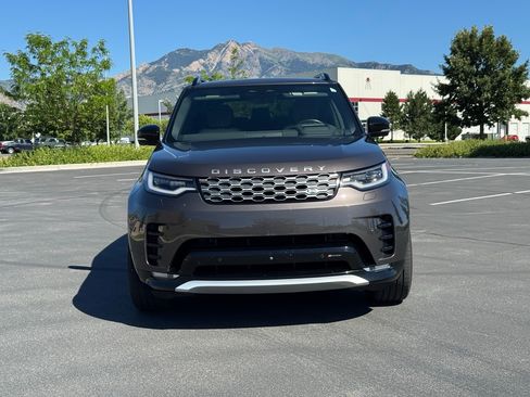 Used 2023 Land Rover Discovery Metropolitan Edition AWD/4WD image 10