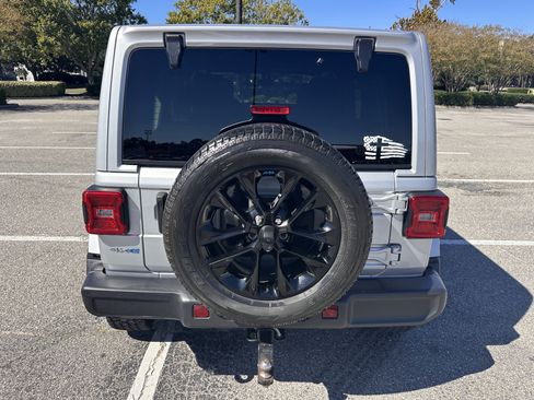 Used 2022 Jeep Wrangler Unlimited Sahara w/ Cold Weather Group image 6