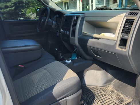 Used 2012 RAM 2500 ST w/ Chrome Appearance Group image 2