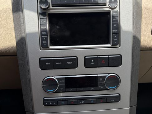 Used 2008 Lincoln MKX AWD image 11