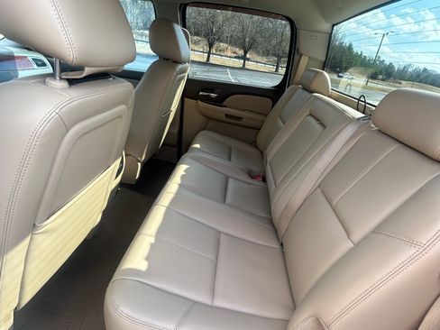 Used 2013 Chevrolet Silverado 2500 LTZ w/ LTZ Plus Package image 9