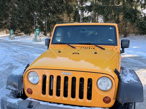 Used 2012 Jeep Wrangler Sport image 2