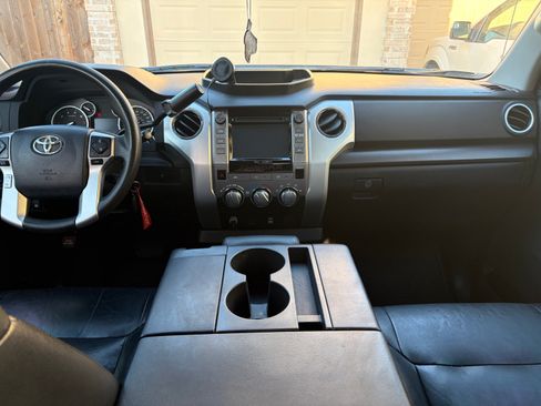 Used 2014 Toyota Tundra SR5 image 11