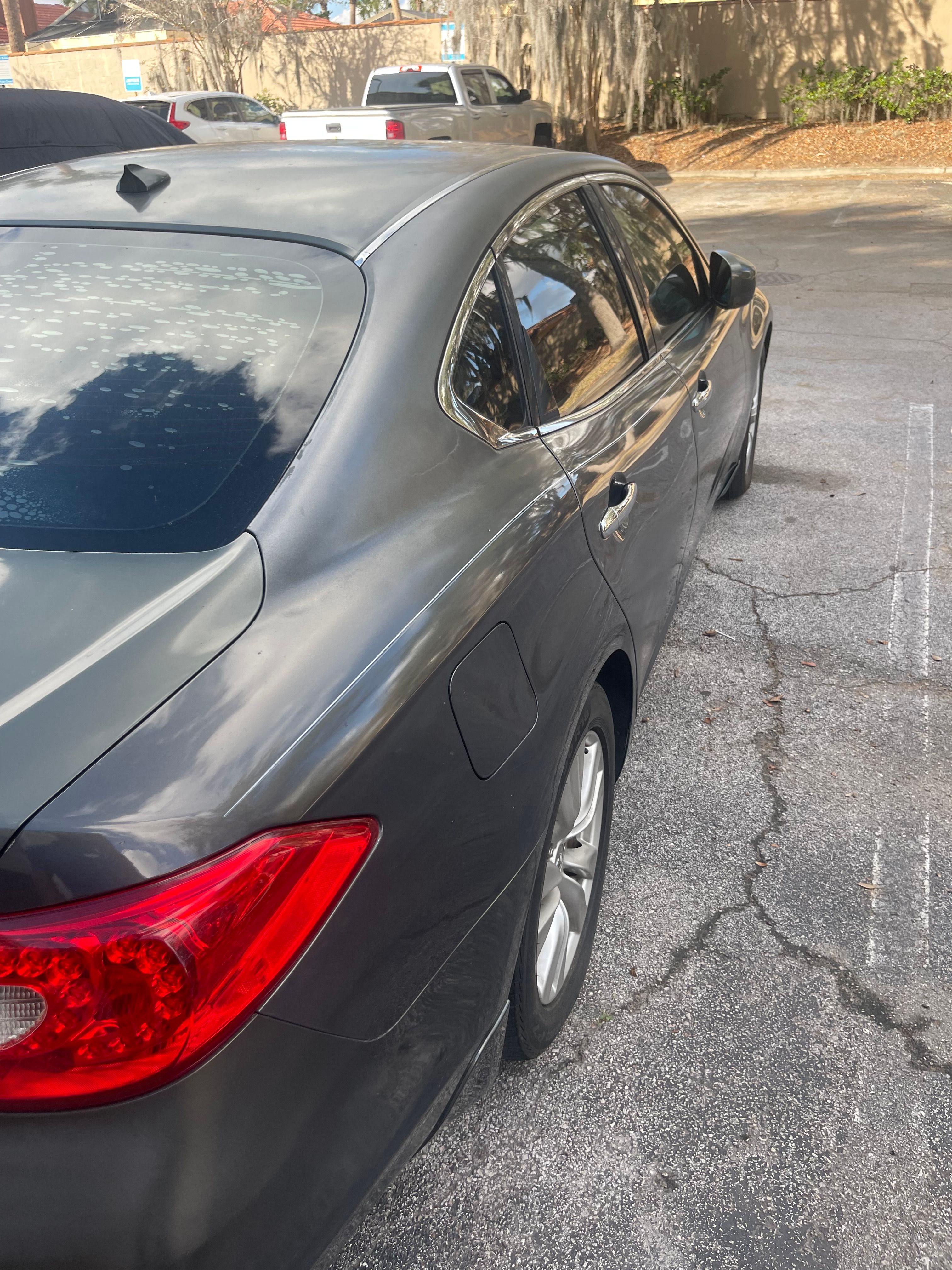 Used 2011 INFINITI M37 w/ Premium Pkg RWD image 6