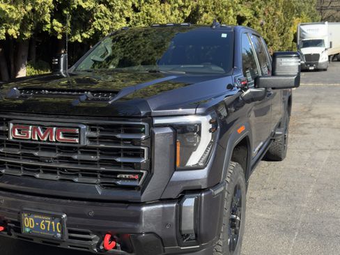 Used 2024 GMC Sierra 3500 AT4 w/ AT4 Premium Plus Package image 2