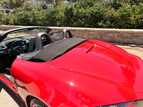Used 2020 Porsche 718 Boxster RWD image 11