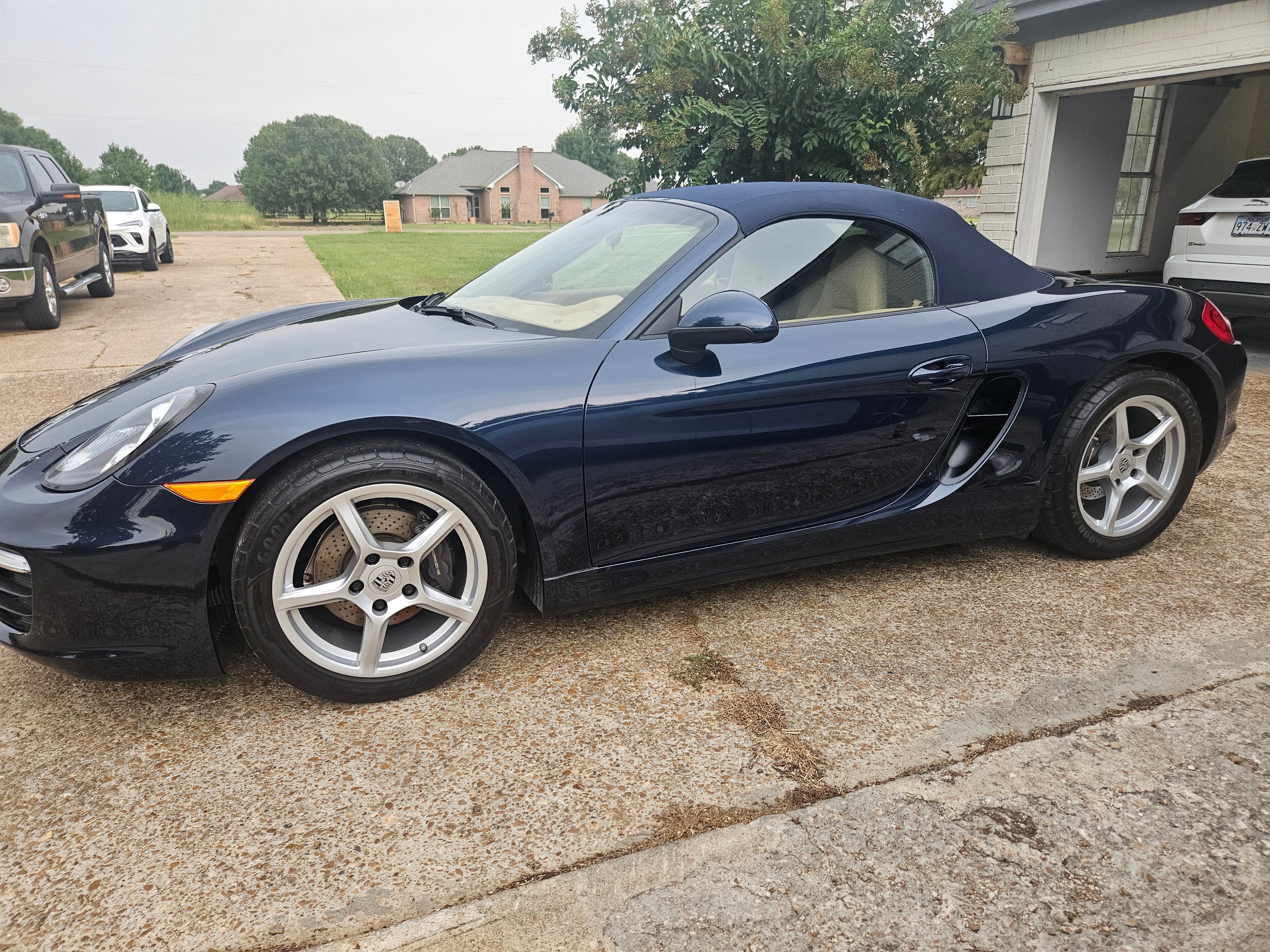 Used 2015 Porsche Boxster RWD image 2