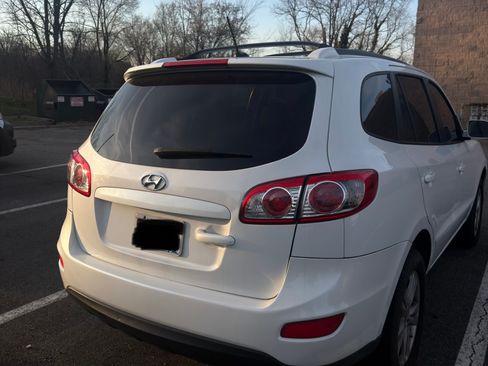 Used 2010 Hyundai Santa Fe SE image 4