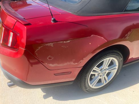 Used 2010 Ford Mustang Premium RWD image 16