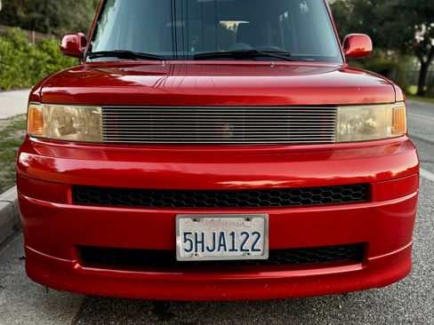 Used 2004 Scion xB image 4