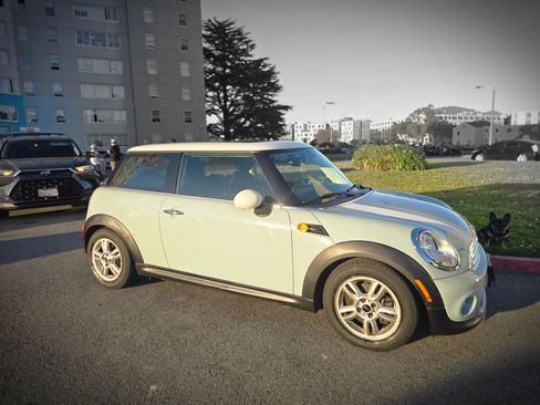 Used 2013 MINI Cooper Hardtop image 4