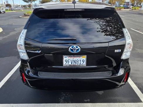 Used 2012 Toyota Prius V Five image 10