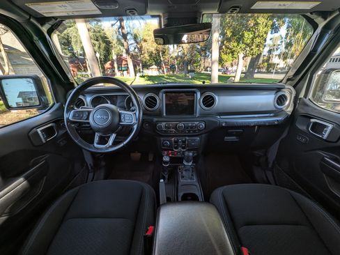 Used 2021 Jeep Wrangler Unlimited Rubicon 4xe w/ Steel Bumper Group image 9