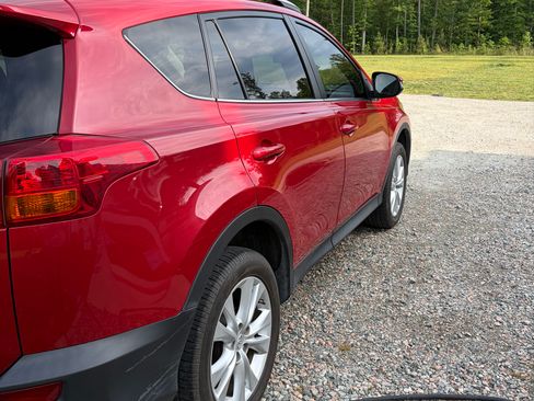 Used 2015 Toyota RAV4 Limited w/ Technology Package FWD image 4